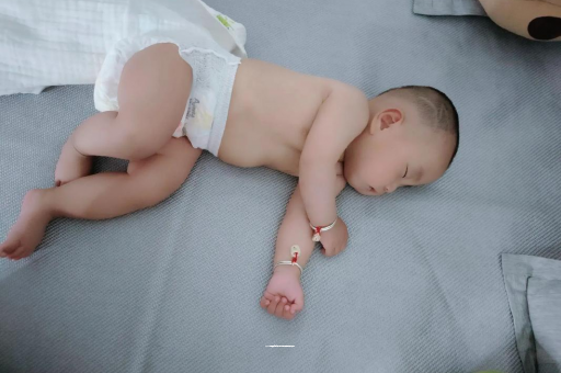 临猗宝宝流白色粘鼻涕